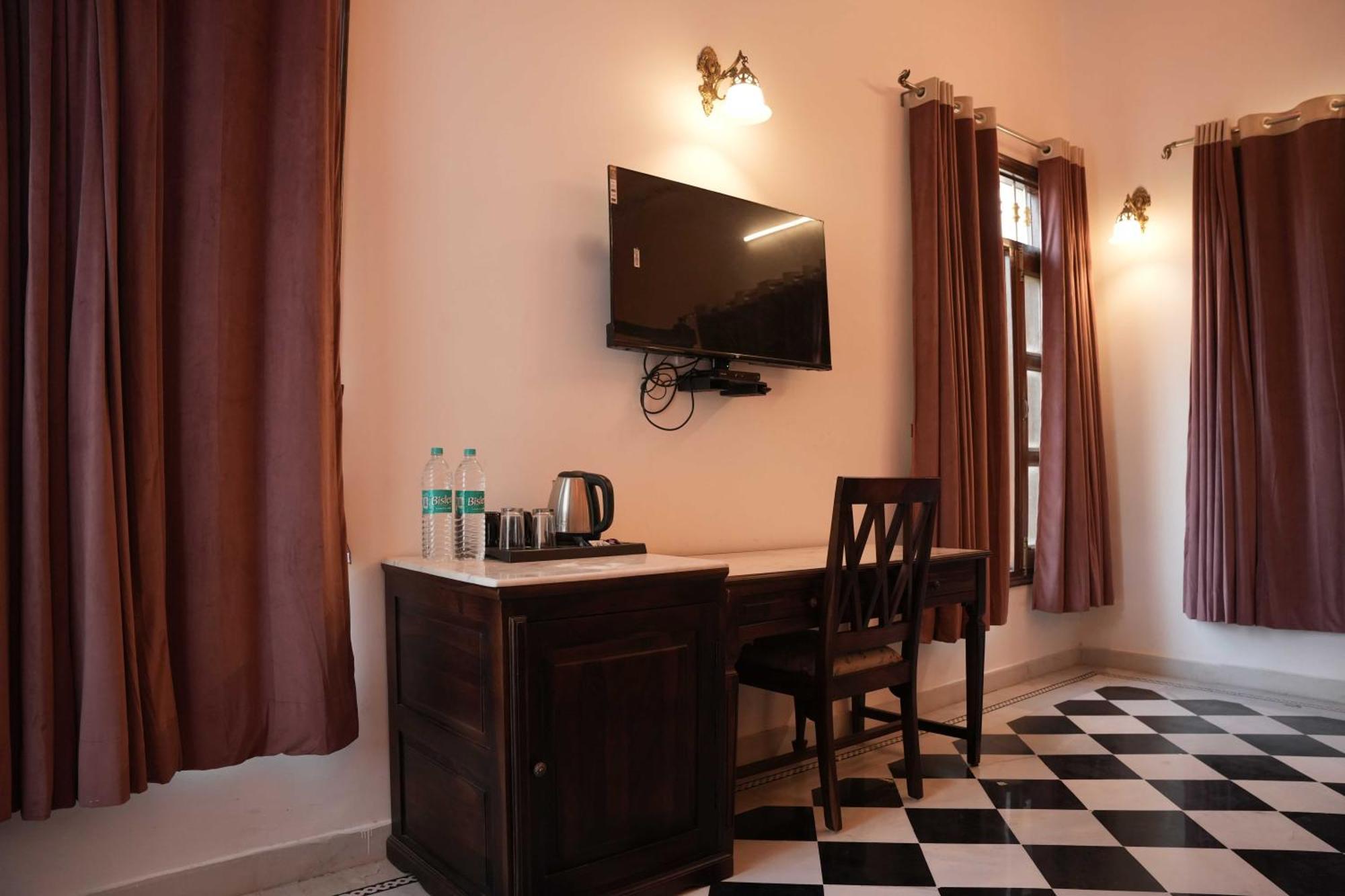 Hotel Karohi Villa Udaipur Extérieur photo